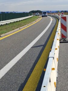 S8 zadanie1 12 20250927 wprowadzenie organizacji ruchu dla wjazdu na budowę DK8 1+650