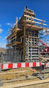 S8 zadanie1 09 20260407 WD 115 szalunek ścianki zaplecznej