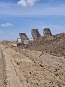 S8 zadanie1 04 20260519 122+100 gromadzenie materiału na nasyp