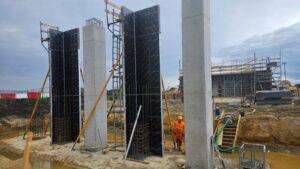 S8 zadanie1 15 20260518 WD 106 słupy beton i szalunek