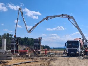 S8 zadanie1 17 20260702 ES 108 betonowanie słupów