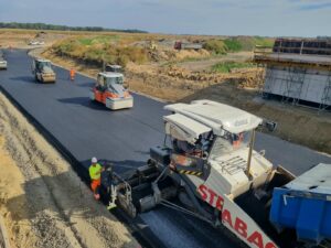 S8 zadanie1 10 20261001 116+220 116+500 P układanie warstwy wiążącej